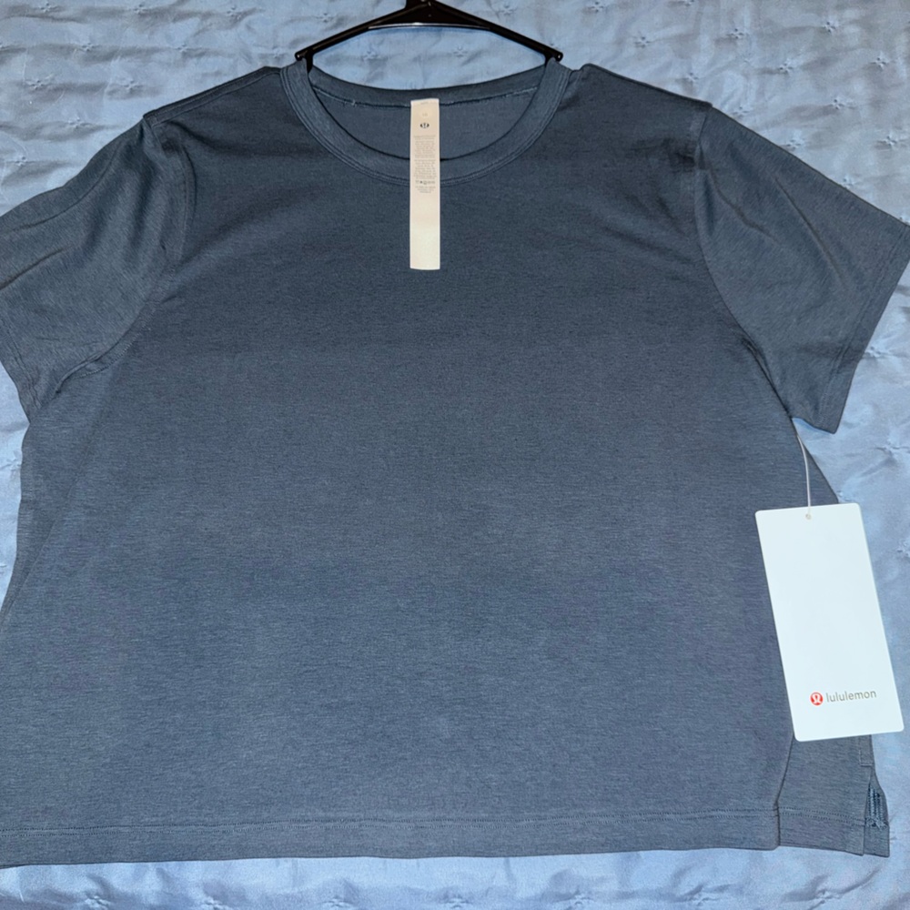 Lululemon Athletica Gray Short Sleeve Tee